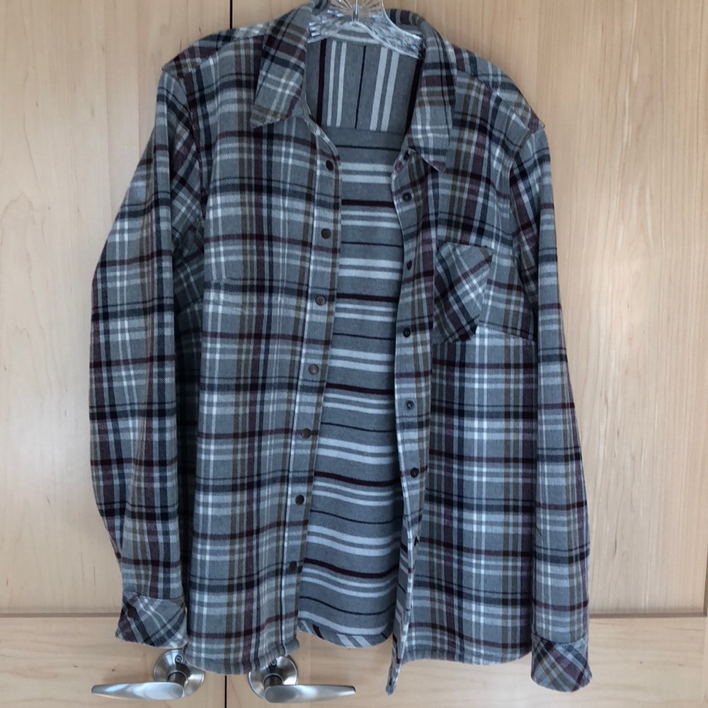 DuluthTrading reversible 2XL shirt/ jacket…